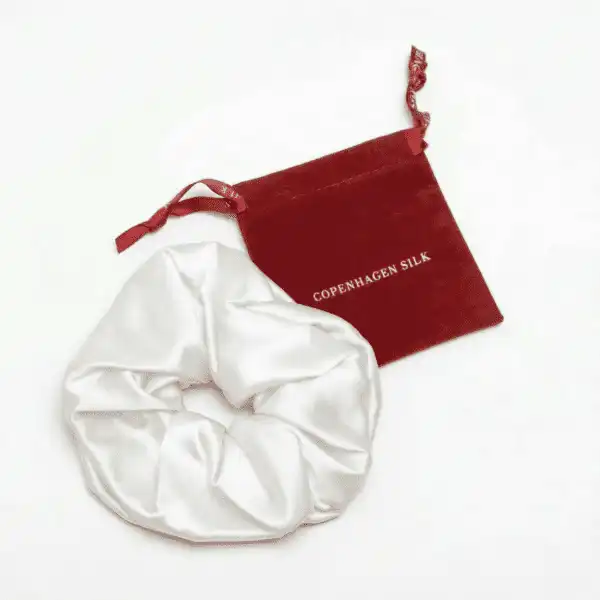 Stor hvid silkescrunchie
